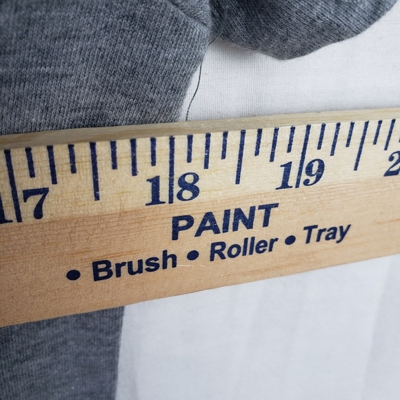 NWT LEI Women's Gray Floral Studded T-Shirt Sz Juniors XL - Picture 7 of 8